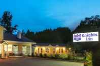 Exterior Knights Inn Bracebridge