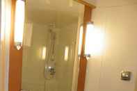 In-room Bathroom B&B HOTEL Maubeuge Gare