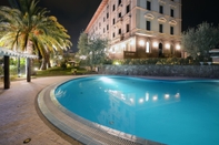 Swimming Pool Grand Hotel Vittoria