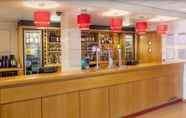 Bar, Cafe and Lounge 6 Travelodge Heathrow Terminal 5