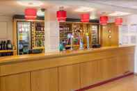 Bar, Cafe and Lounge Travelodge Heathrow Terminal 5