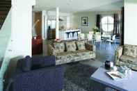 Lobi The Waterfront Suites - Heritage Collection