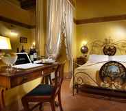 Bedroom 4 Graziella Patio Hotel