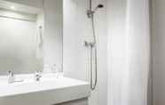 In-room Bathroom 7 Aparthotel Adagio Access Paris Quai D'Ivry