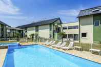 Swimming Pool ibis Styles Bourges
