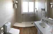 In-room Bathroom 5 Gran Hotel del Coto