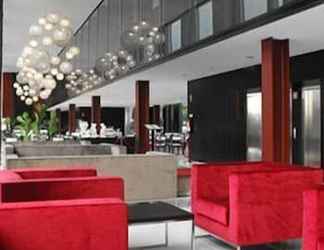 Lobi 2 Axis Viana Business & SPA Hotel