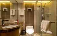 Toilet Kamar 3 Grand Skylight Catic Hotel Beijing
