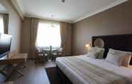 Bedroom 5 WOW Airport Hotel