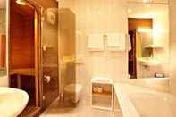 In-room Bathroom Hotel City Kiel by Premiere Classe