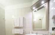Phòng tắm bên trong 7 Residence villa Frejus