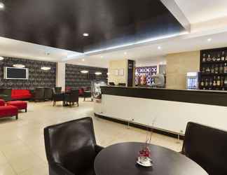 Lobby 2 Ramada by Wyndham Iasi City Centre