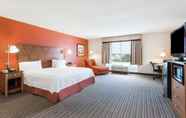 Bedroom 2 Hampton Inn Petersburg-Southpark Mall