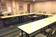 Functional Hall Fairfield Inn & Suites Valdosta