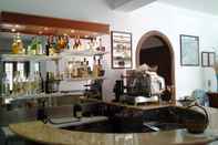 Bar, Kafe, dan Lounge Hotel History