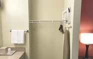 In-room Bathroom 7 Super 8 by Wyndham Greensburg