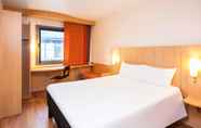 Bedroom 7 Hotel ibis Madrid Alcobendas