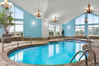 Swimming Pool Days Inn by Wyndham Kingston