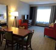 ห้องนอน 5 Country Inn & Suites by Radisson, Marinette, WI