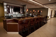 Quầy bar, cafe và phòng lounge Hilton Garden Inn Houston-Pearland