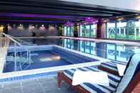 Swimming Pool Village Hotel London Watford