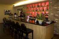 Bar, Cafe and Lounge The Great Hallingbury Manor Hotel
