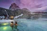 Swimming Pool Hotel Interski