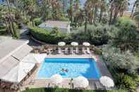 Swimming Pool Hotel Paradiso