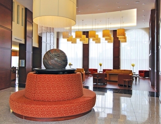 Lobby 2 Holiday Inn Hotel & Suites Montreal Airport, an IHG Hotel