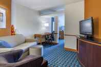 Common Space Fairfield Inn & Suites by Marriott Hooksett