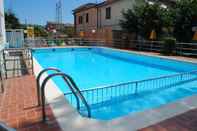 Swimming Pool Hotel Astra