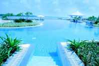 สระว่ายน้ำ Ramada Resort by Wyndham Kochi
