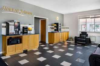 Lobby 4 Howard Johnson by Wyndham Gananoque