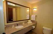 In-room Bathroom 3 Comfort Suites Mahwah - Paramus