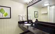 In-room Bathroom 6 Fairfield Inn & Suites by Marriott Pittsburgh Neville Island