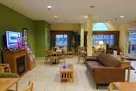 Lobby Microtel Inn & Suites by Wyndham Delphos