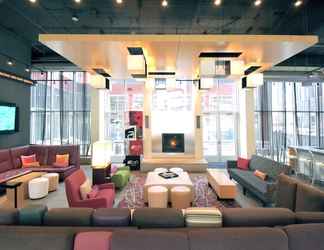 Lobby 2 Aloft Minneapolis