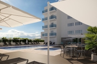 Swimming Pool Hotel Sant Jordi