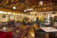 Bar, Kafe, dan Lounge Pacific Palms Resort