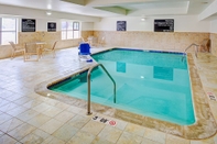 Swimming Pool Hampton Inn & Suites Lancaster