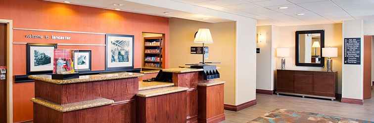 Sảnh chờ Hampton Inn & Suites Lancaster