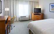 Phòng ngủ 2 Hampton Inn & Suites Lancaster