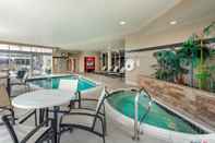 Swimming Pool Cambria Hotel Akron - Canton Airport