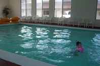 Kolam Renang Waterfront Inn - Mackinaw City