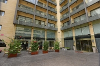 Lobi Ramada by Wyndham Downtown Beirut