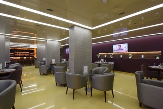 Lobby 4 Ramada by Wyndham Downtown Beirut