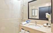 Toilet Kamar 6 Tulip Inn Estarreja Hotel & Spa