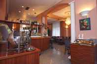 Bar, Kafe, dan Lounge Apartment Hotel Kral