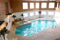 Swimming Pool Rodeway Inn
