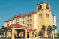 Exterior La Quinta Inn & Suites by Wyndham Ft. Pierce